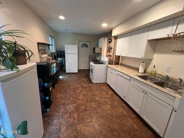 67 Lawrence Street 1, Saratoga Springs, NY 12866
