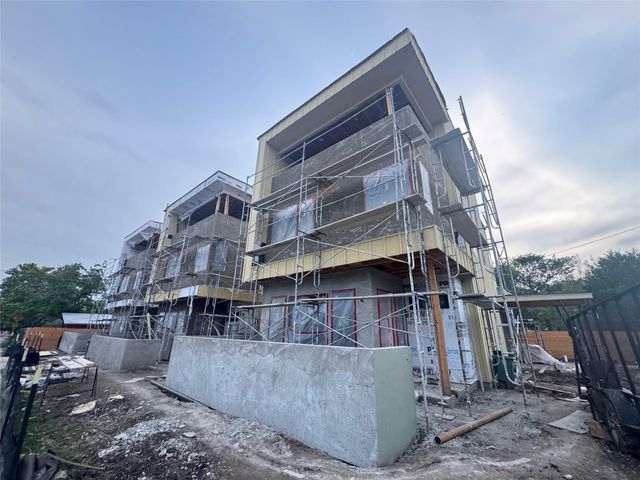 7414 W Guadalupe Street 3, Austin, TX 78752