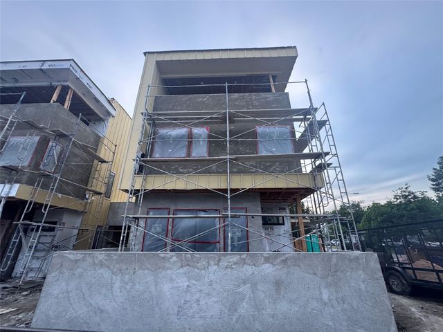 7414 W Guadalupe Street 3, Austin, TX 78752