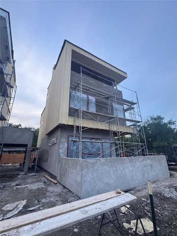 7414 W Guadalupe Street 3, Austin, TX 78752
