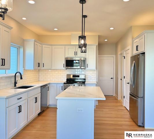 7810 Augustine Avenue, Lincoln, NE 68516