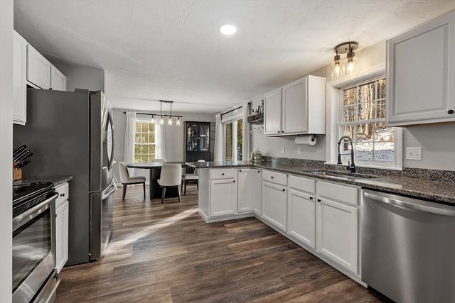 240 Stoneybrook Rd, Fitchburg, MA 01420