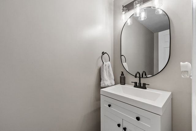 240 Stoneybrook Rd, Fitchburg, MA 01420