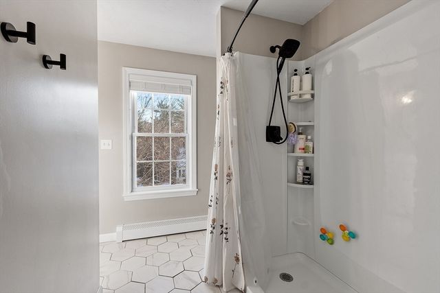 240 Stoneybrook Rd, Fitchburg, MA 01420