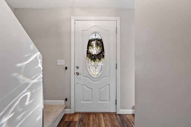 240 Stoneybrook Rd, Fitchburg, MA 01420