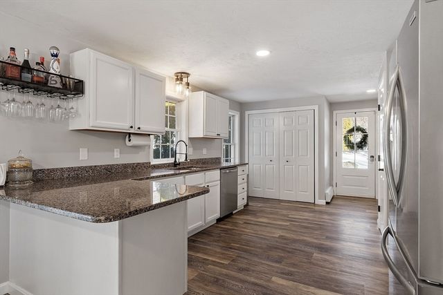 240 Stoneybrook Rd, Fitchburg, MA 01420