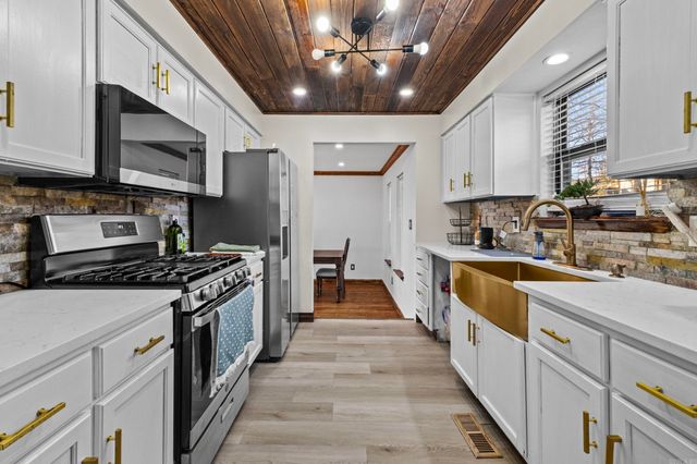 22 Pennwood Drive, Sherwood, AR 72120