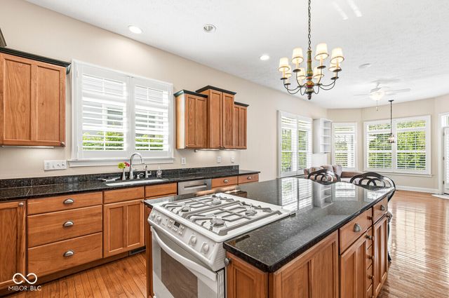 764 Hanover Close, Zionsville, IN 46077