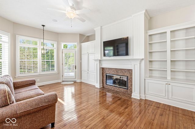 764 Hanover Close, Zionsville, IN 46077