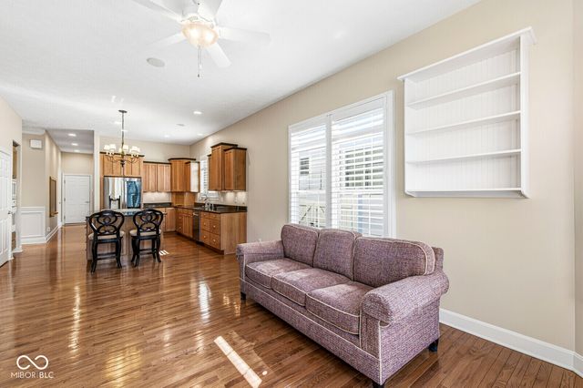 764 Hanover Close, Zionsville, IN 46077