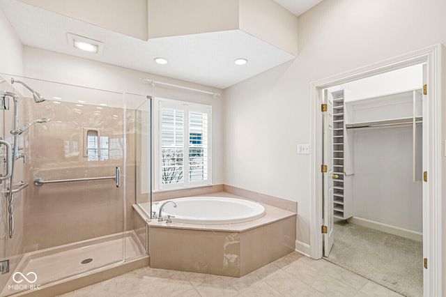 764 Hanover Close, Zionsville, IN 46077