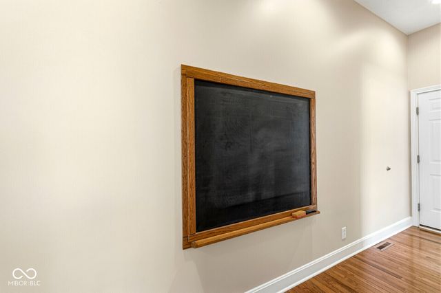 764 Hanover Close, Zionsville, IN 46077