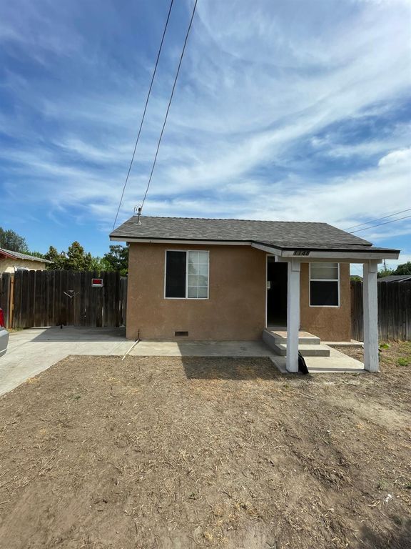 Image 1 of property listing at 1148 S Umbrella Street, Dinuba, CA 93618
