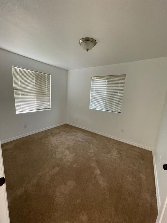 Image 3 of property listing at 1148 S Umbrella Street, Dinuba, CA 93618