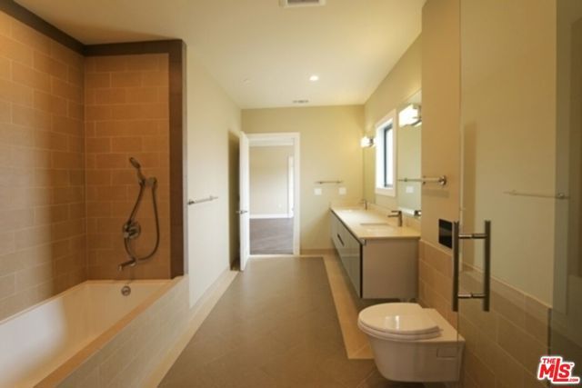 12234 Montana Avenue 402, Los Angeles, CA 90049