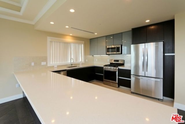 12234 Montana Avenue 402, Los Angeles, CA 90049