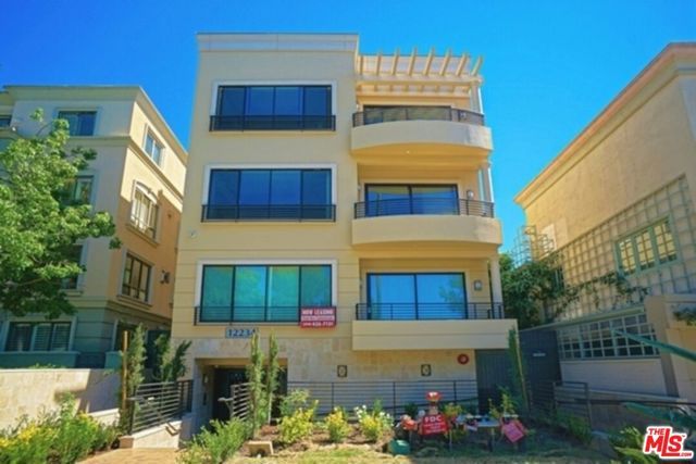 12234 Montana Avenue 402, Los Angeles, CA 90049