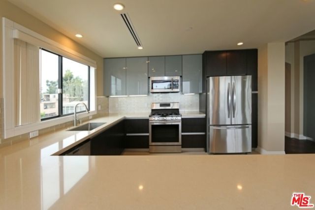 12234 Montana Avenue 402, Los Angeles, CA 90049