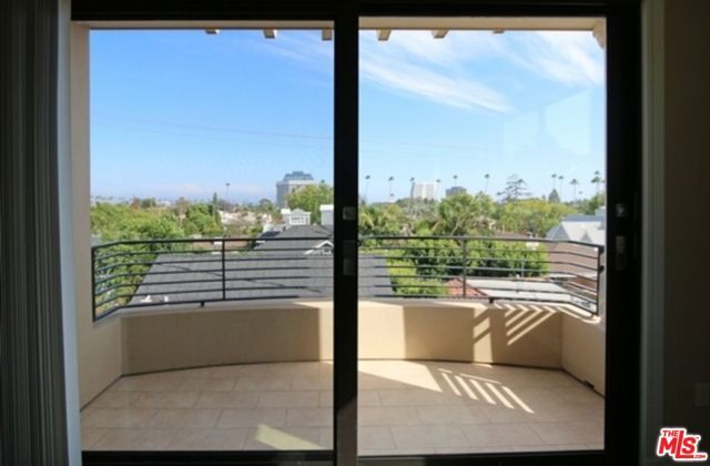 12234 Montana Avenue 402, Los Angeles, CA 90049