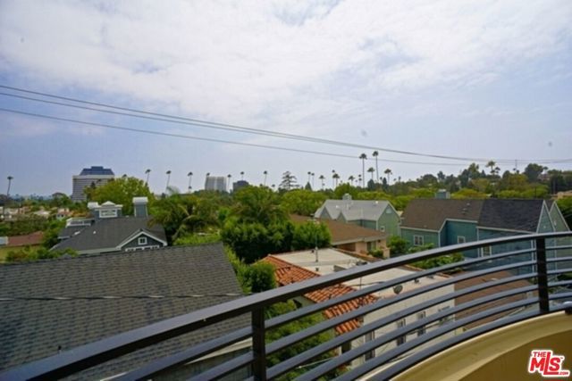 12234 Montana Avenue 402, Los Angeles, CA 90049