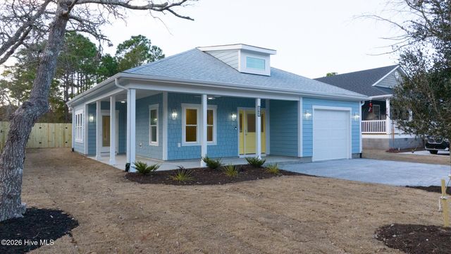 165 NW 4th Street, Oak Island, NC 28465