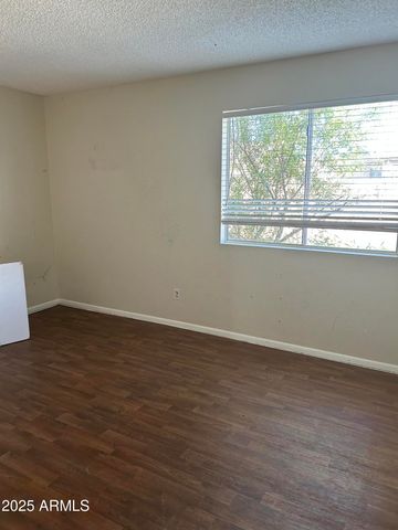 8814 W COOLIDGE Street, Phoenix, AZ 85037