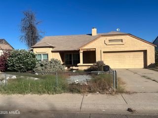 8814 W COOLIDGE Street, Phoenix, AZ 85037