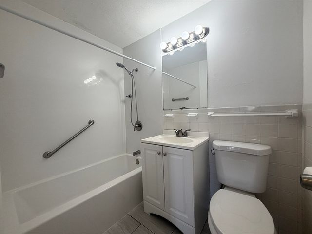 1000 Governor's Drive 15, Winthrop, MA 02152
