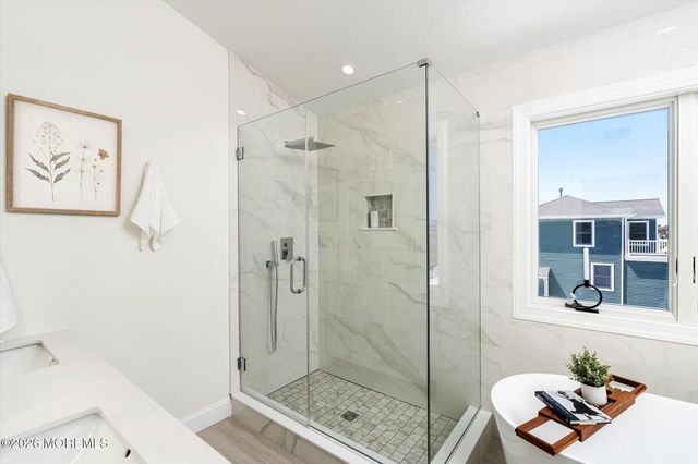 615 S Barnegat Avenue, Ship Bottom, NJ 08008