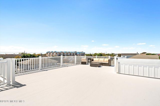 615 S Barnegat Avenue, Ship Bottom, NJ 08008