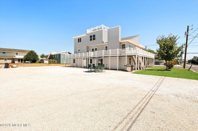 615 S Barnegat Avenue, Ship Bottom, NJ 08008