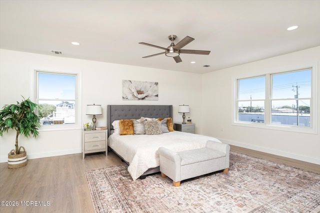 615 S Barnegat Avenue, Ship Bottom, NJ 08008