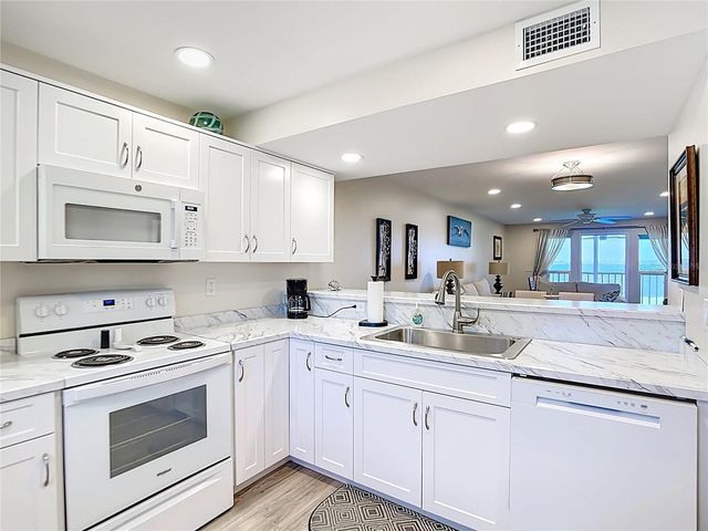 4410 WARREN AVENUE 101, Port Charlotte, FL 33953