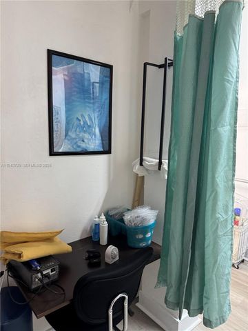 600 E 25th St, Hialeah, FL 33013