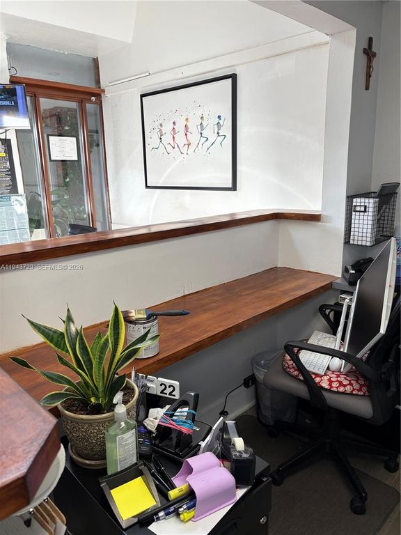 600 E 25th St, Hialeah, FL 33013