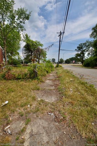 18900 Freeland Street, Detroit, MI 48235