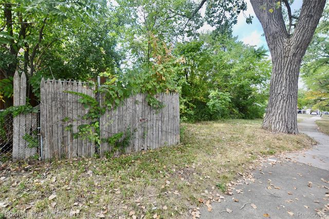 18900 Freeland Street, Detroit, MI 48235