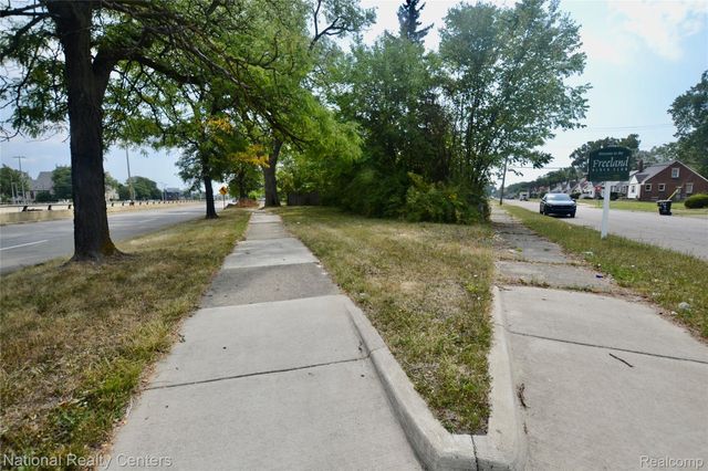 18900 Freeland Street, Detroit, MI 48235