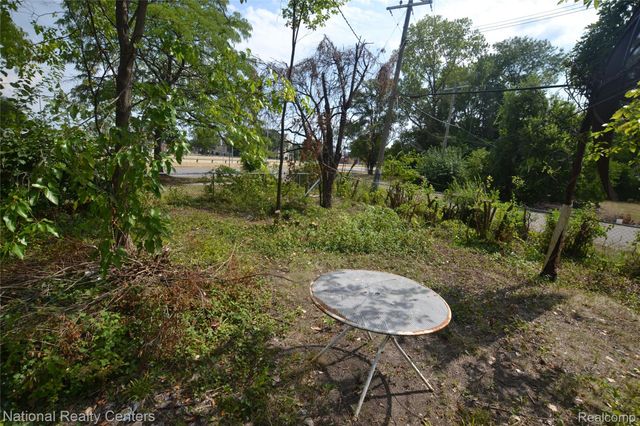 18900 Freeland Street, Detroit, MI 48235