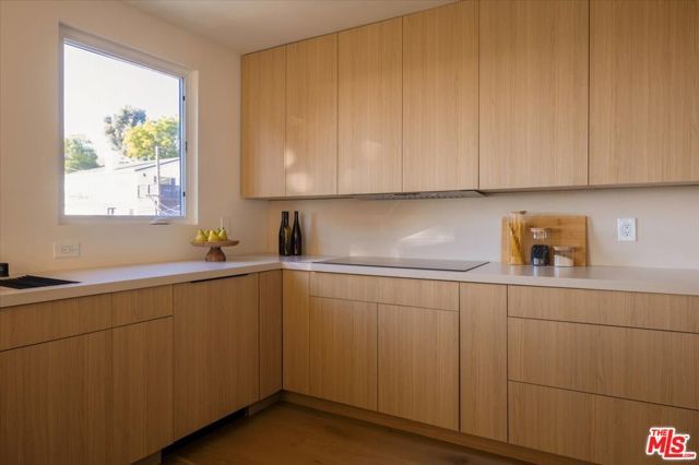 1930 Kemper Street, Los Angeles, CA 90065