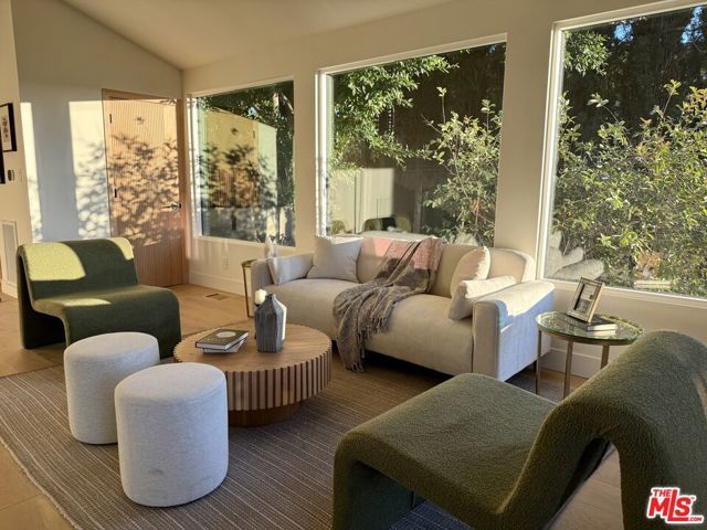 1930 Kemper Street, Los Angeles, CA 90065