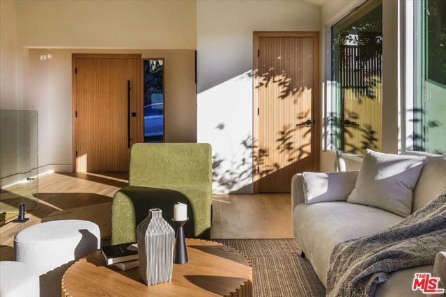 1930 Kemper Street, Los Angeles, CA 90065