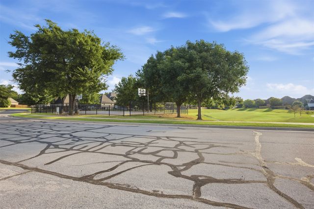 7635 Guthrie Avenue, Tulsa, OK 74132