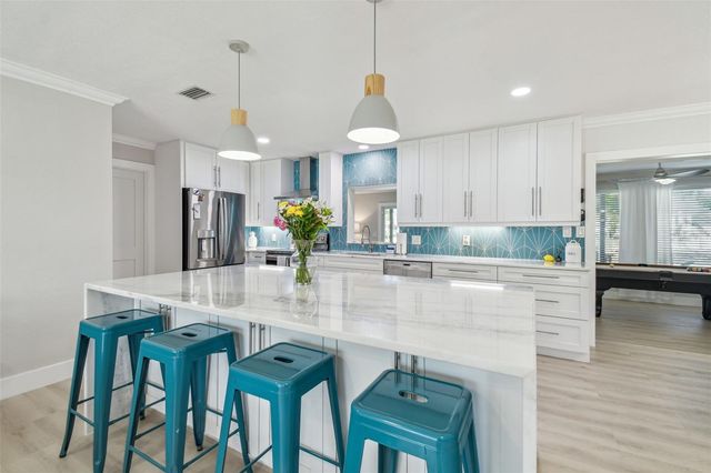 3922 FONTAINEBLEAU DRIVE, Tampa, FL 33634