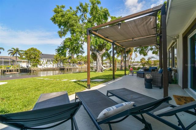 3922 FONTAINEBLEAU DRIVE, Tampa, FL 33634