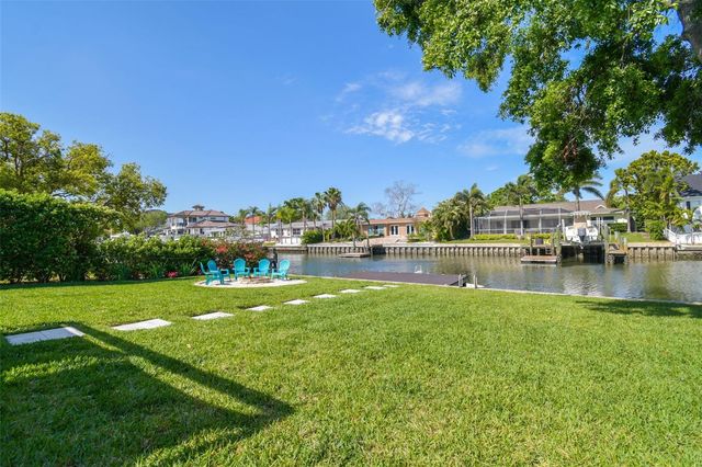 3922 FONTAINEBLEAU DRIVE, Tampa, FL 33634