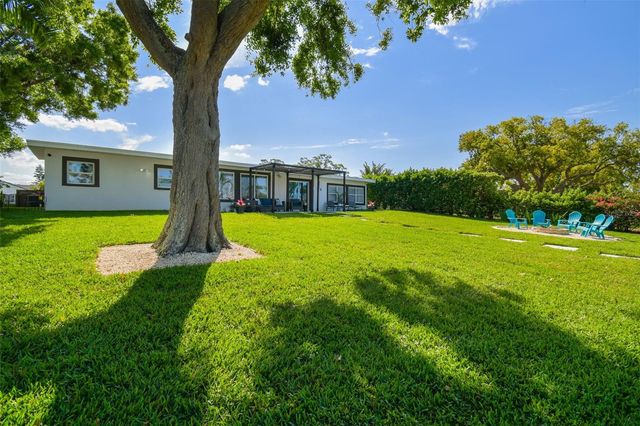 3922 FONTAINEBLEAU DRIVE, Tampa, FL 33634