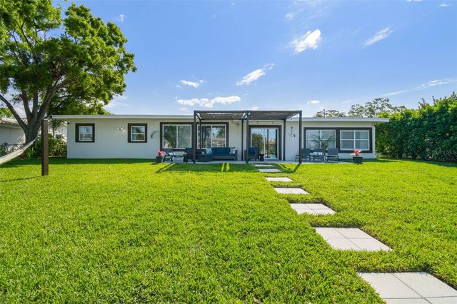 3922 FONTAINEBLEAU DRIVE, Tampa, FL 33634