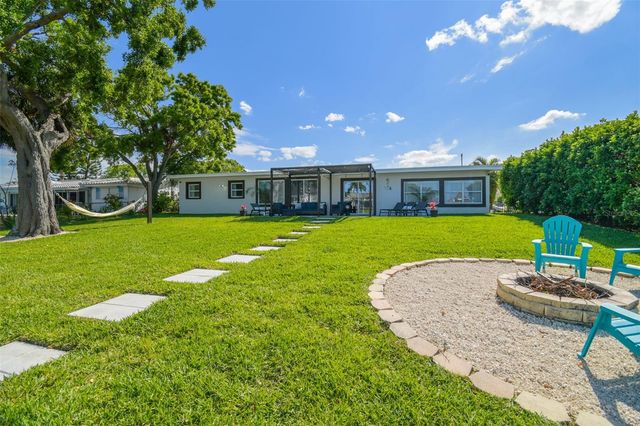 3922 FONTAINEBLEAU DRIVE, Tampa, FL 33634