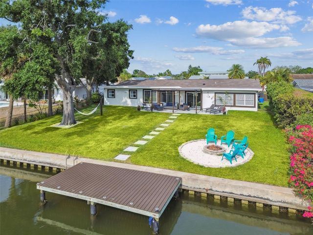 3922 FONTAINEBLEAU DRIVE, Tampa, FL 33634